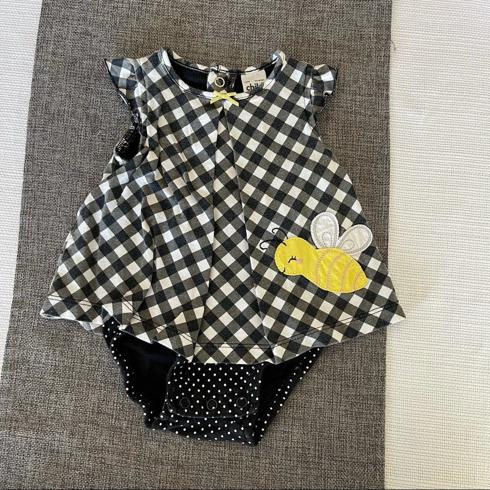 Child of mine Carter’s 0-3 month bumble bee onesie